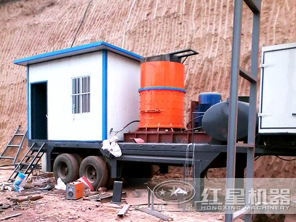 復(fù)合式破碎機生產(chǎn)現(xiàn)場