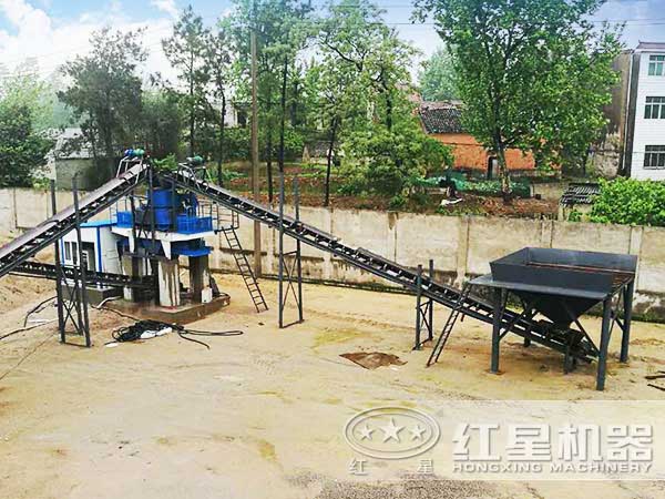 小型河卵石制砂機(jī)作業(yè)現(xiàn)場