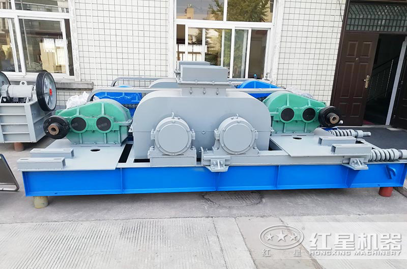 對輥式破碎機設(shè)備展示