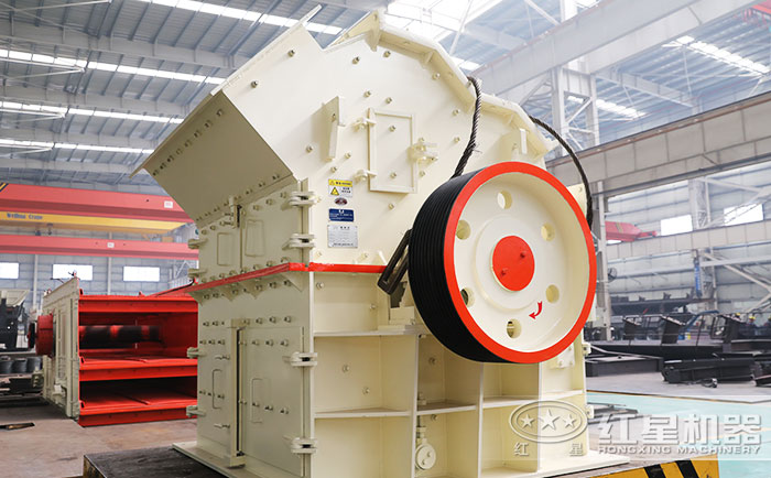 800x600細碎制沙機生產(chǎn)車間