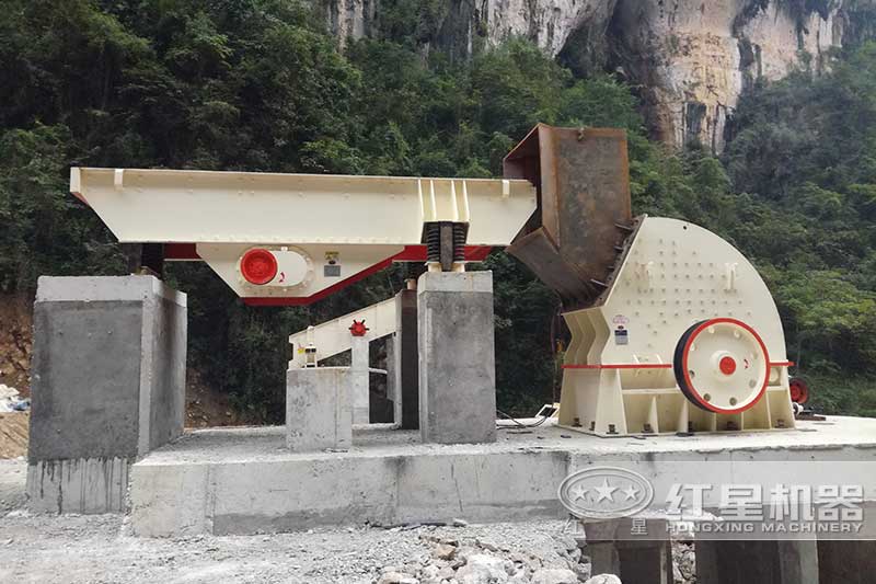 錘式破碎機(jī)安裝現(xiàn)場