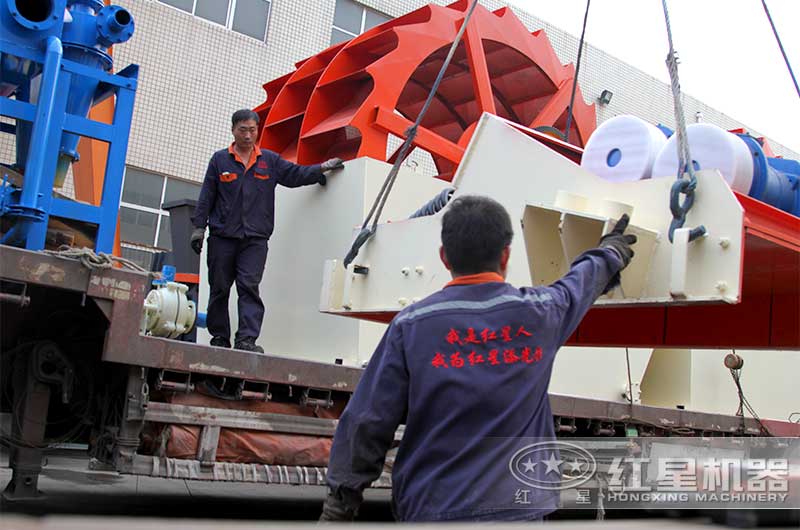 一臺(tái)輪斗洗砂機(jī)給機(jī)制沙換新顏